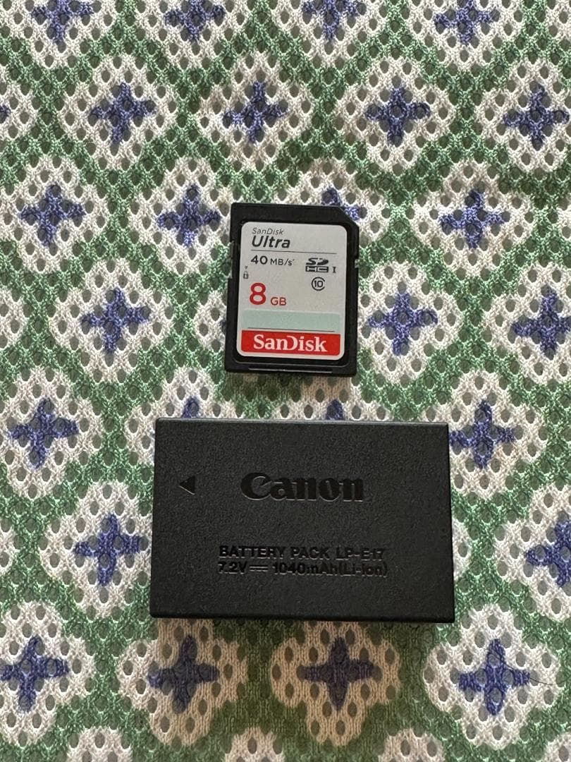 【美品】Canon EOS R50 ダブルズームキット ブラック