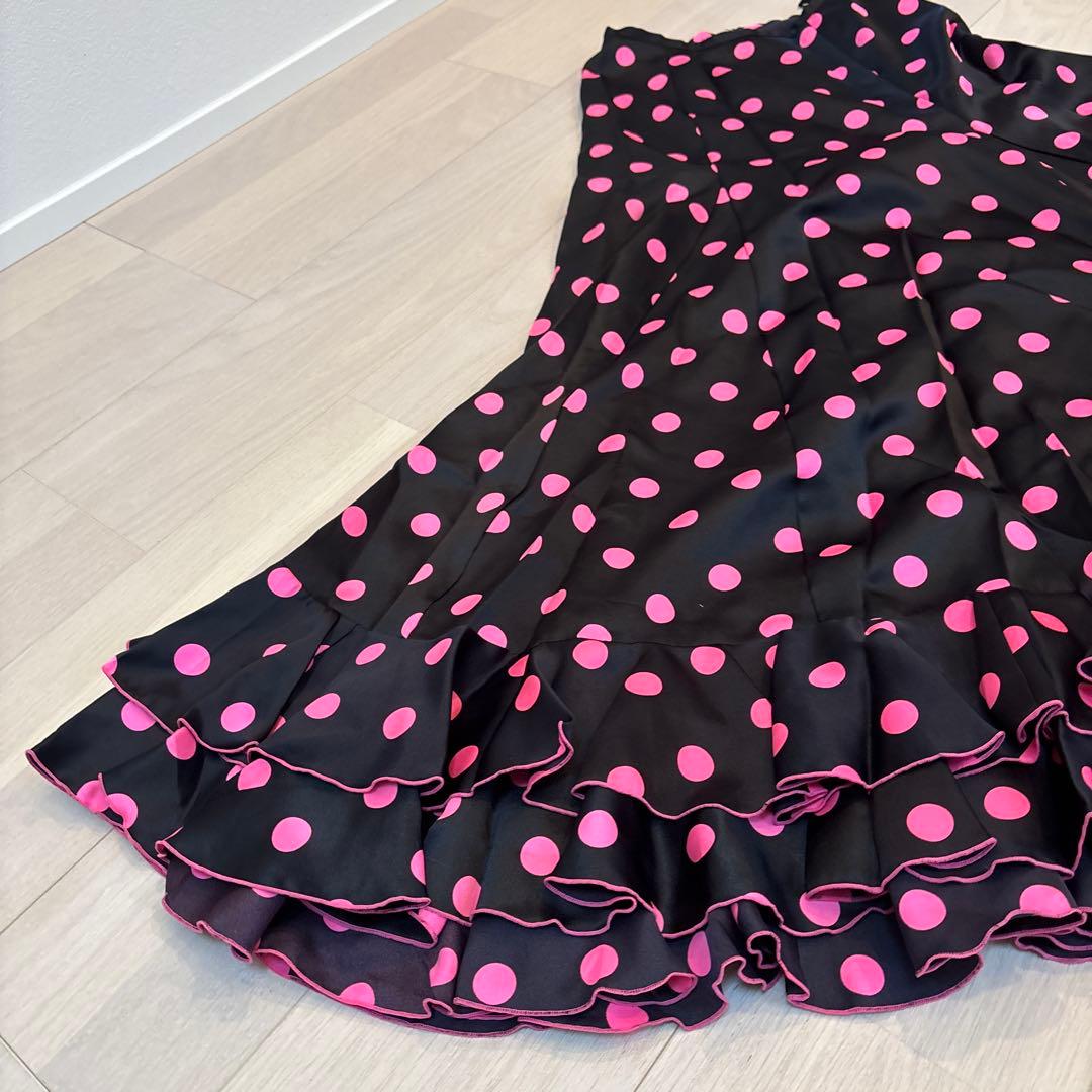 フラメンコスカート 黒とピンクの水玉　レッスン