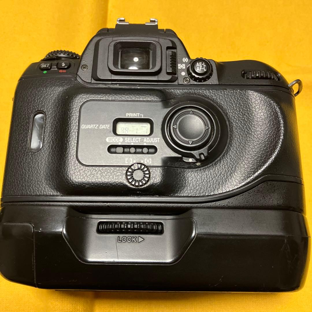 NIKON ニコンF80ボディ +バッテリーケースMB-16付