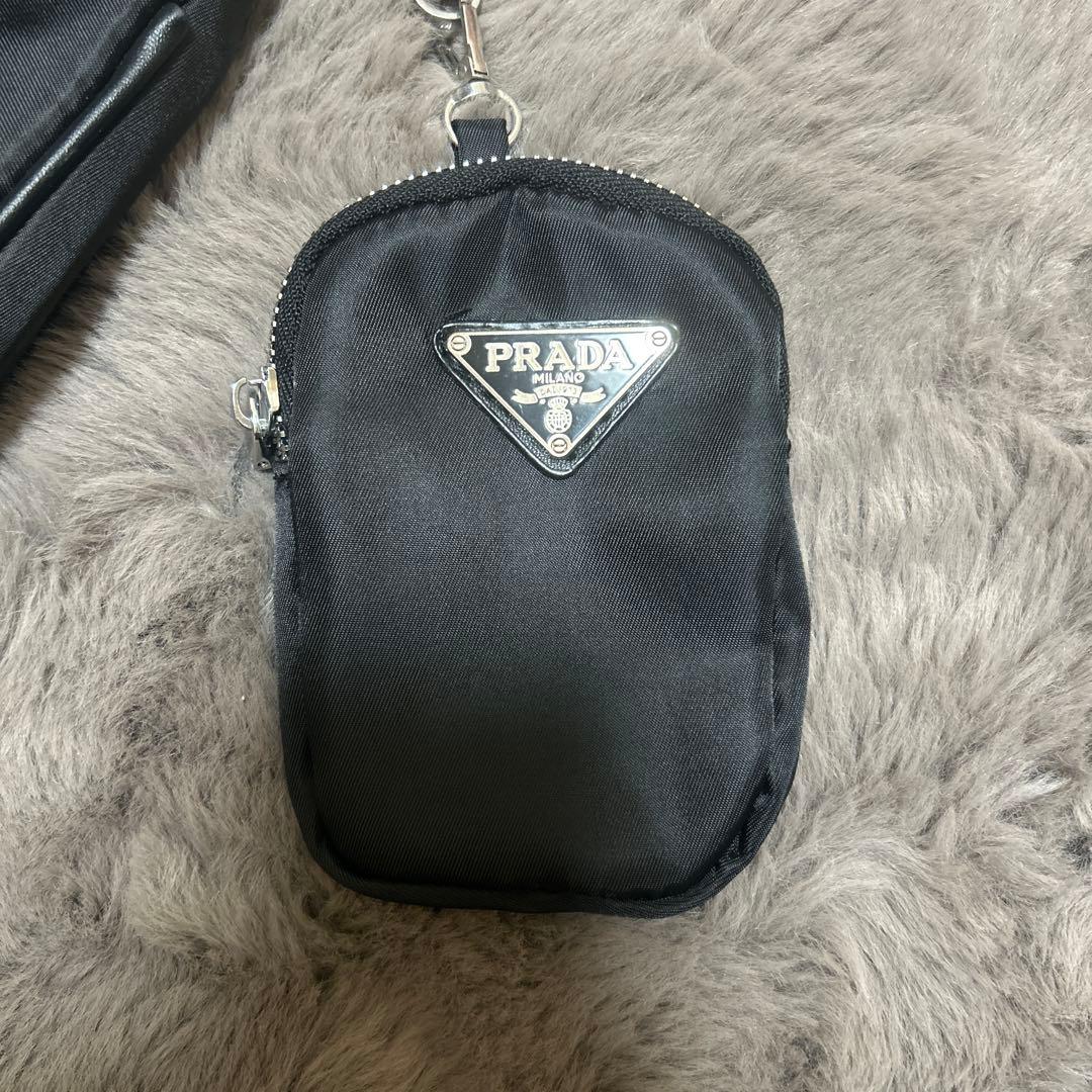 PRADA ブラック ショルダーバッグ 小型ポーチ付き　ノベルティ