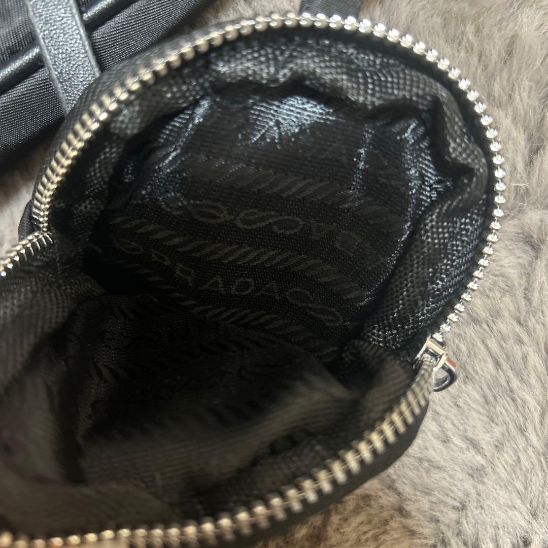 PRADA ブラック ショルダーバッグ 小型ポーチ付き　ノベルティ