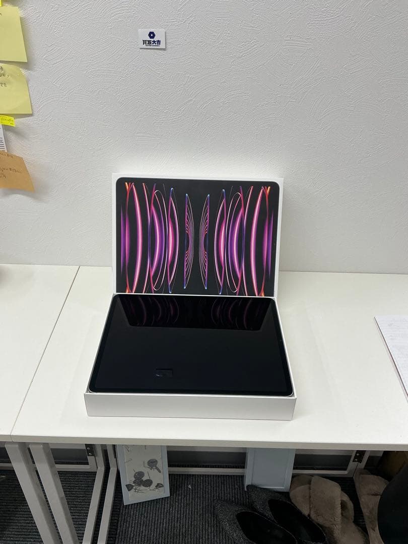 12.9インチiPad Pro（第六世代）WI-FI + Cellular 本体