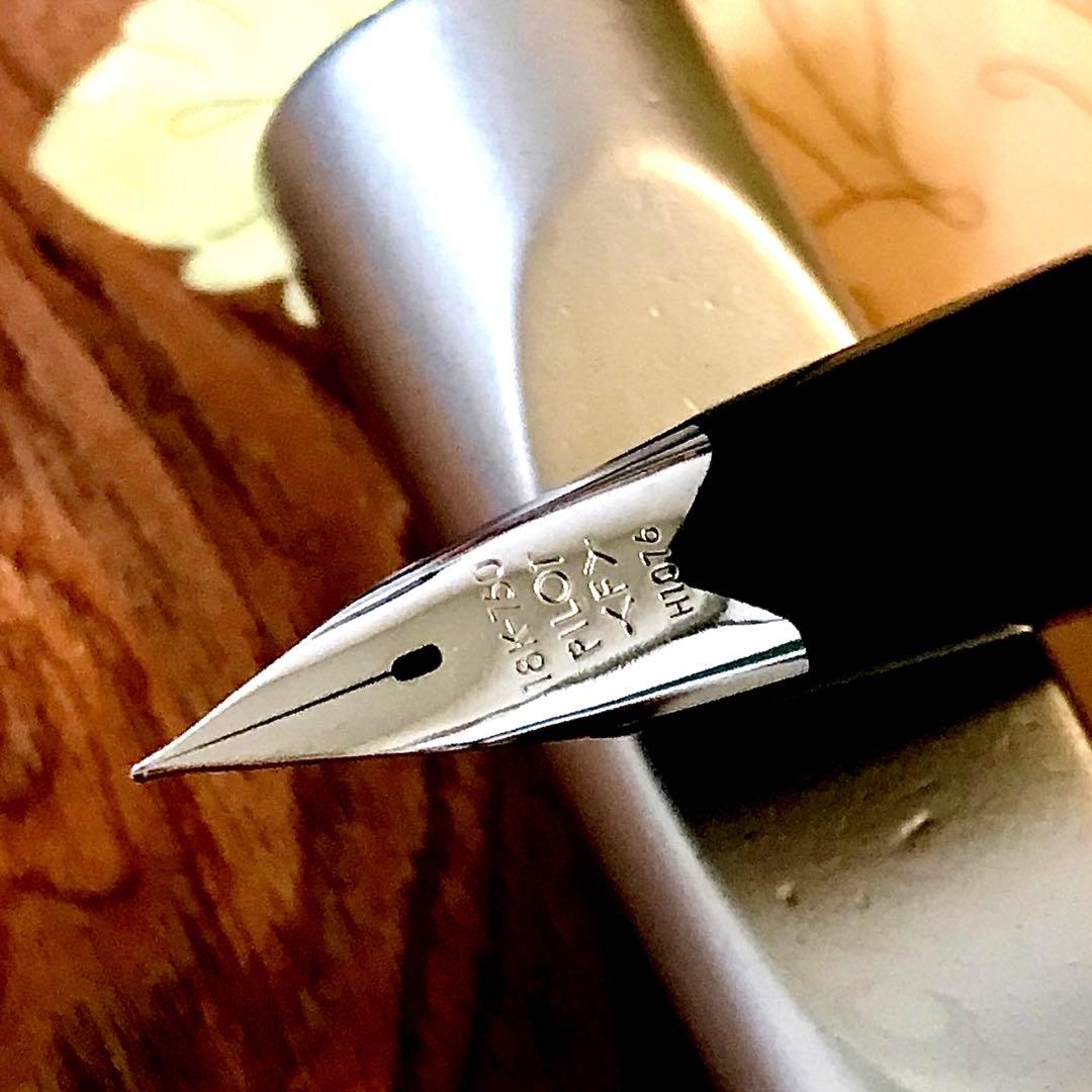 ☆最極上美品☆素晴らしいパイロットエリート万年筆格子柄（Ｆ)18K☆希少品