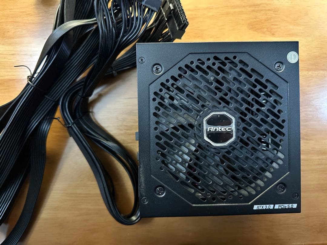 MSI GeForce RTX 3080 TRIO おまけ:電源とサポートステイ