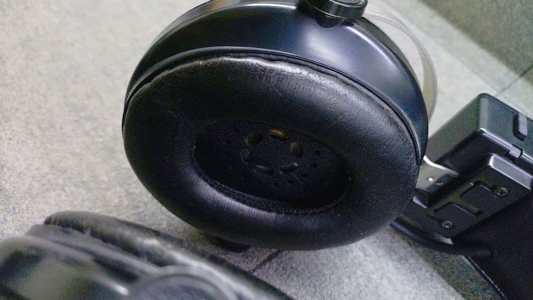 Sew-5 ワイヤレスヘッドフォン & TM-5 ラジオトランスミッター　OD7