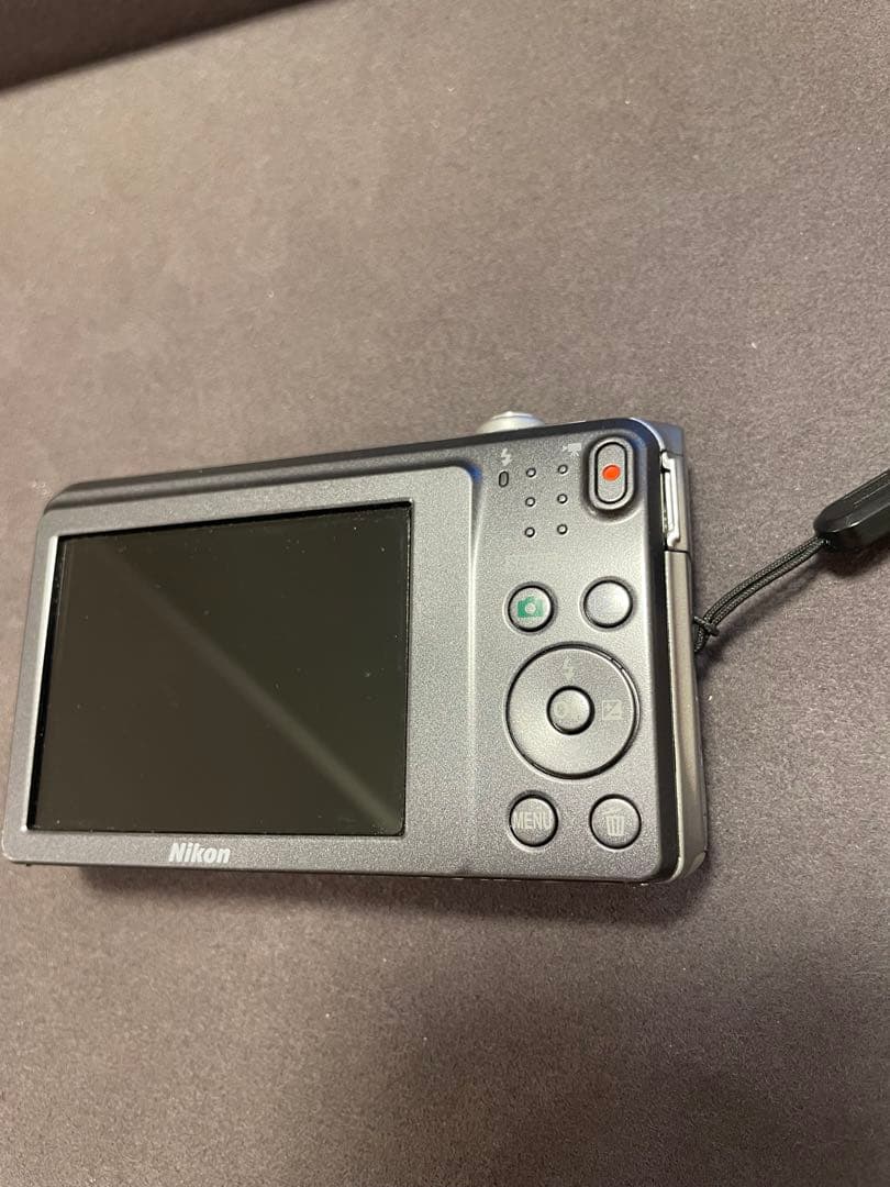 Nikon COOLPIX コンパクトデジタルカメラ　S3700【本体のみ】