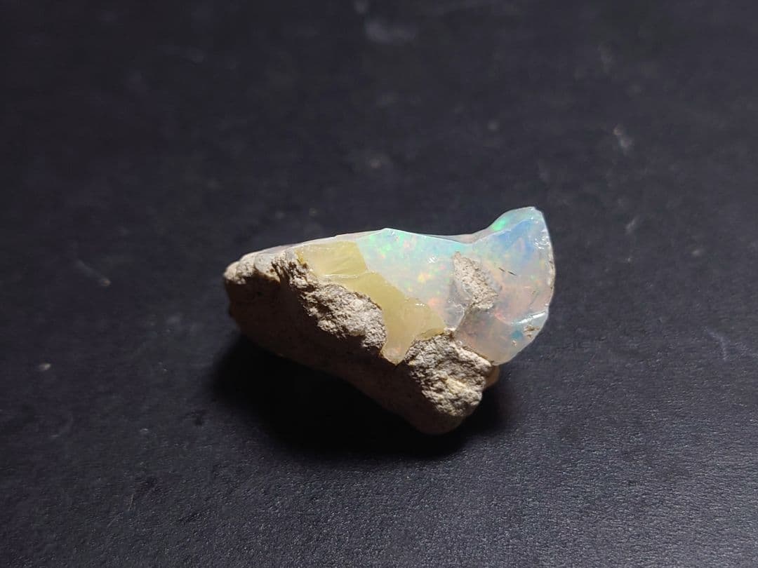 エチオピア　オパール　原石　鉱物標本　ジュエリーグレード　AAA