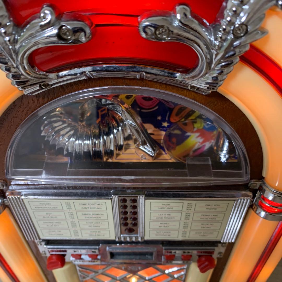 おすすめ品 レトロジュークボックスラジオ付き CDプレーヤー(動作品)美品CD付