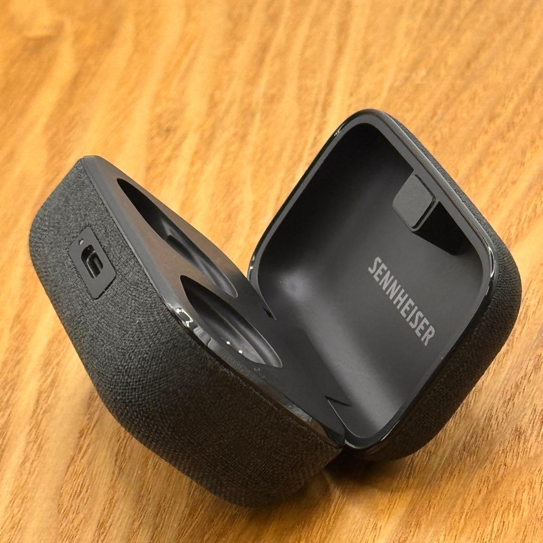 <おまけでCaseお付け> MOMENTUM True Wireless 4