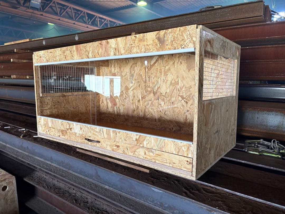 爬虫類ケージ　90×45×45 引き出しタイプ　サイド金網　天板蝶番、取手付き