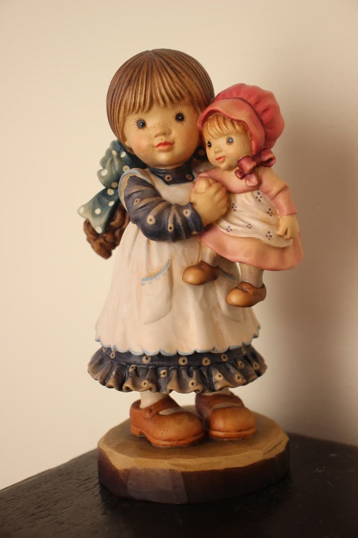 イタリア　ANRI社　サラ・ケイ　マイフェイバリットドール　手彫り　木彫り人形