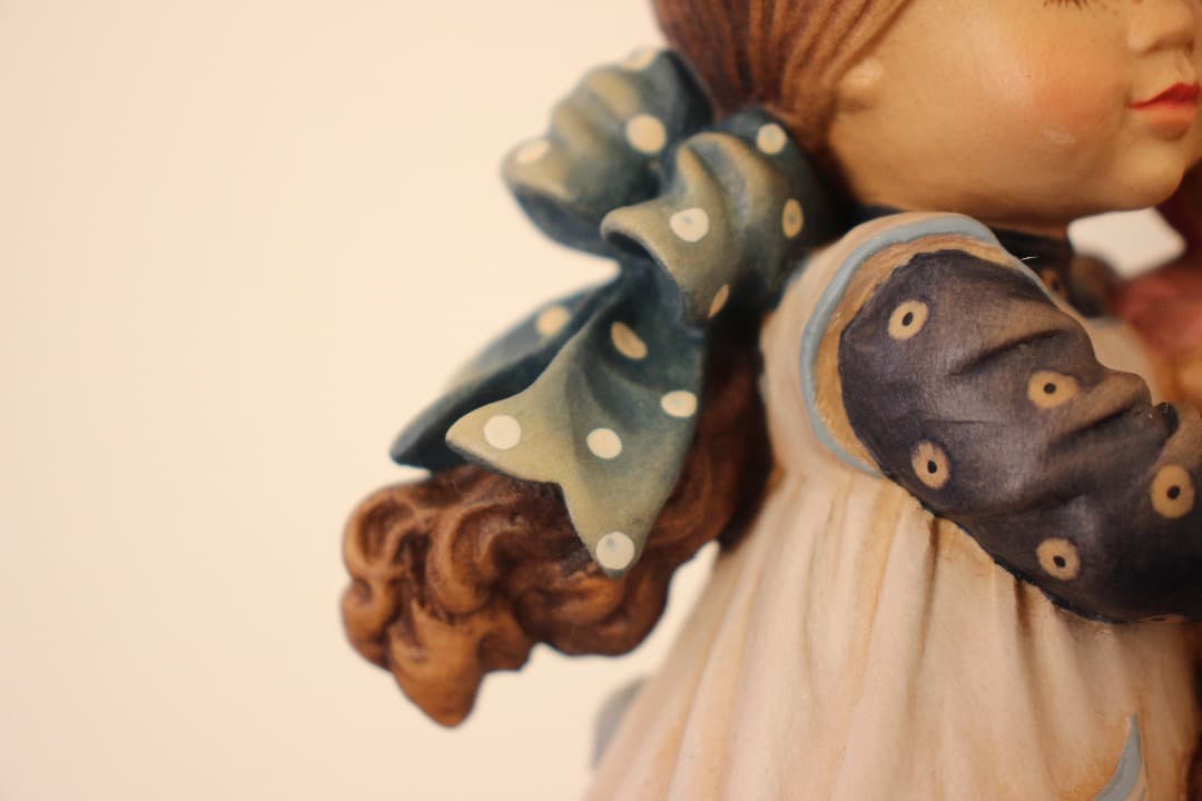 イタリア　ANRI社　サラ・ケイ　マイフェイバリットドール　手彫り　木彫り人形