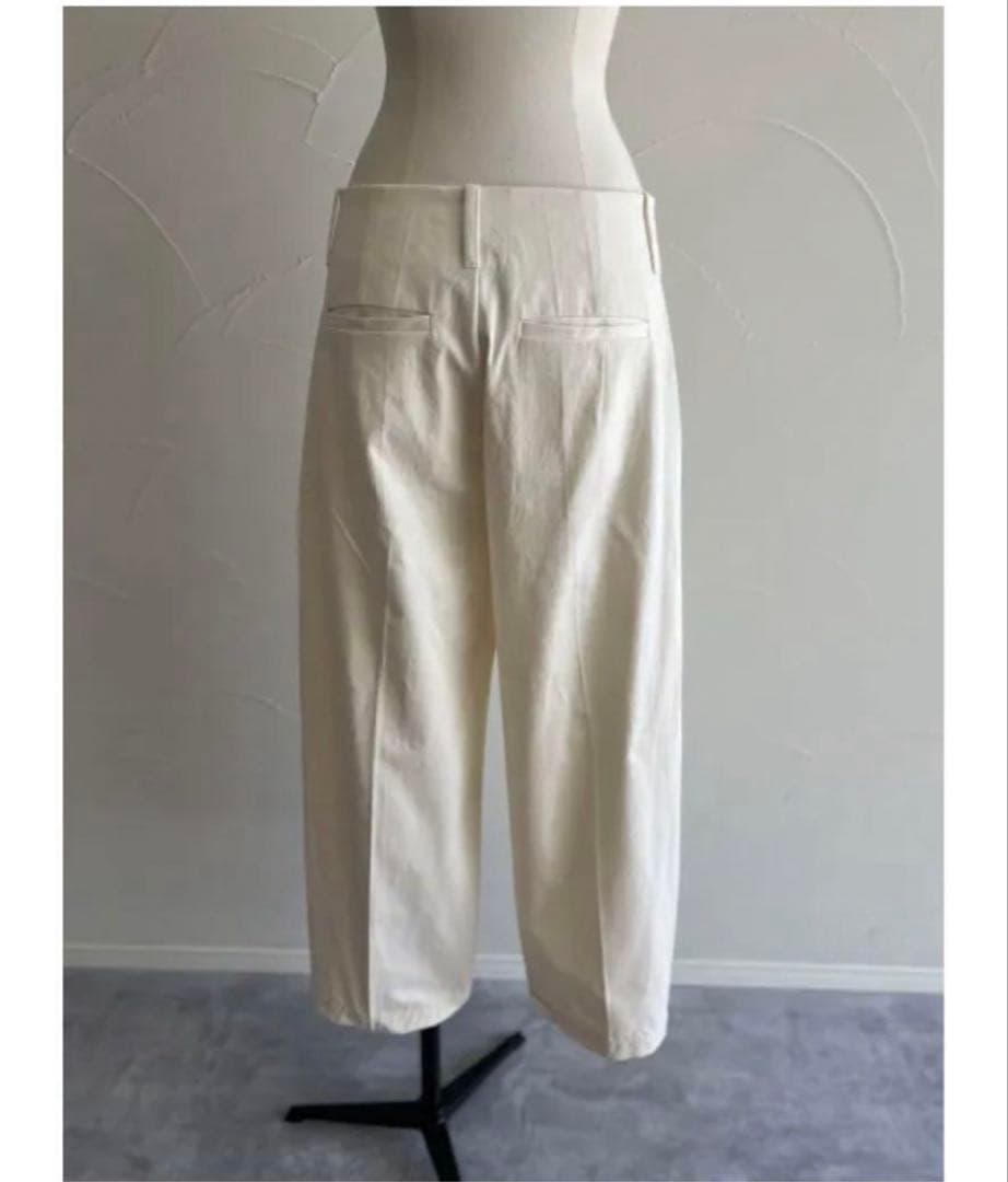 julynine チノパン　アッシュホワイト　ジュライナイン　Ｍサイズ