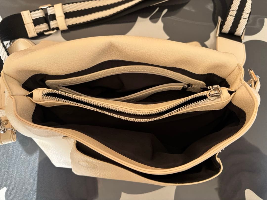 nouer ボトムエンポスロゴバッグ ホワイト　美品　2025夏