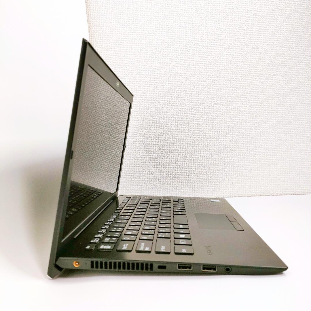 第8世代i7✨️16G/Windows11/SSD/小型ノートパソコン/バイオ