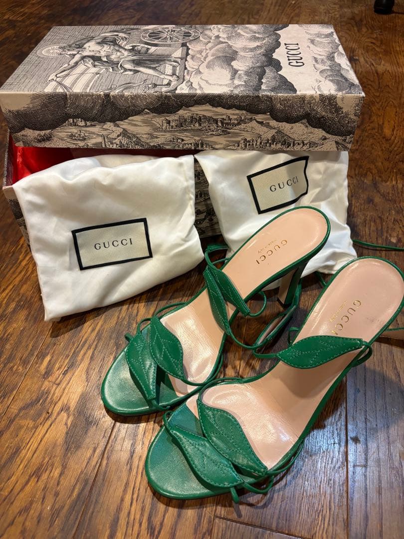 GUCCI グリーン ストラップヒールサンダル