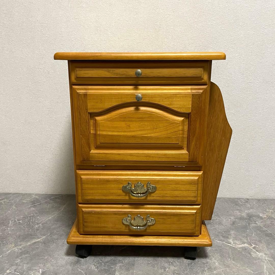 アンティーク　サイドテーブル　サイドチェスト　サイドキャビネット　飾り台