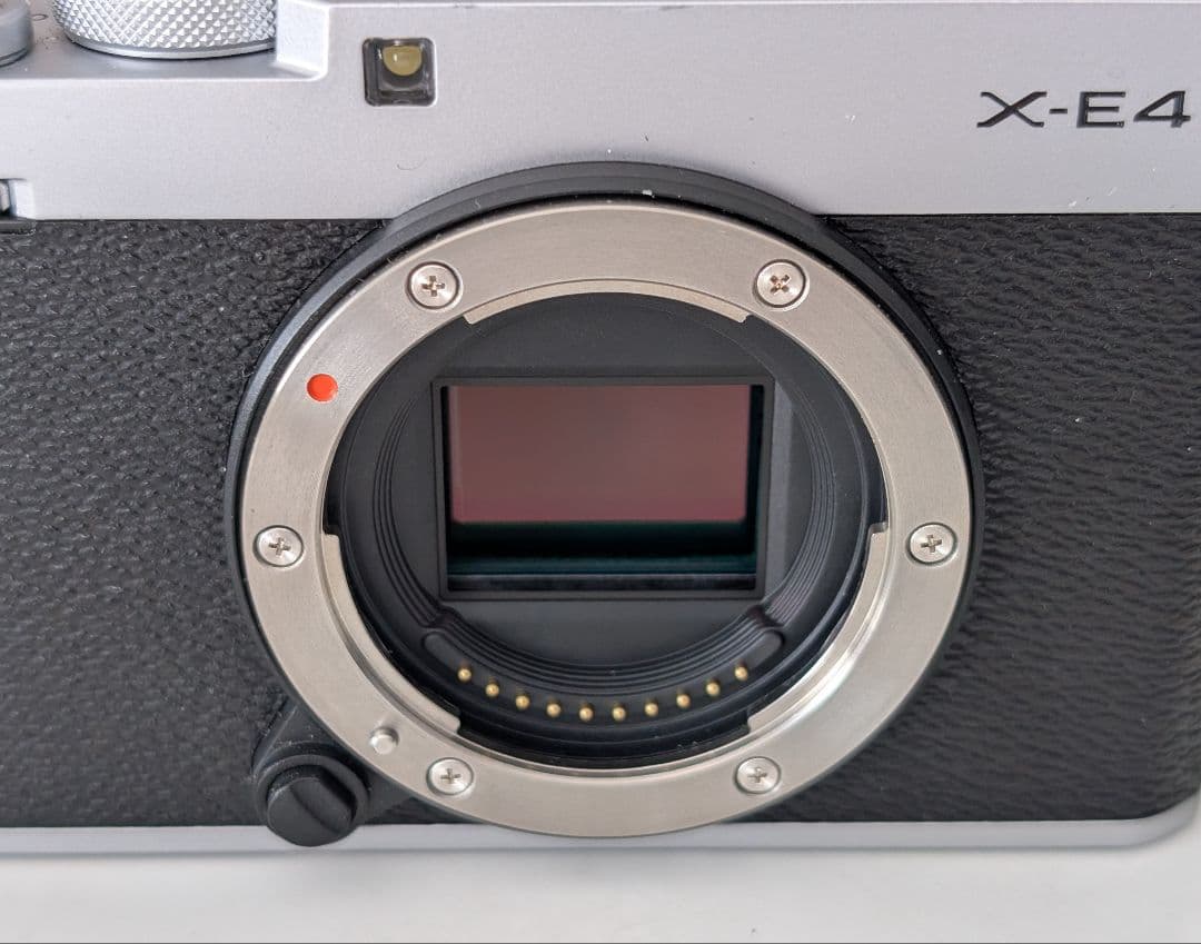 FUJIFILM X-E4 ミラーレスデジタルカメラ レンズキット シルバー