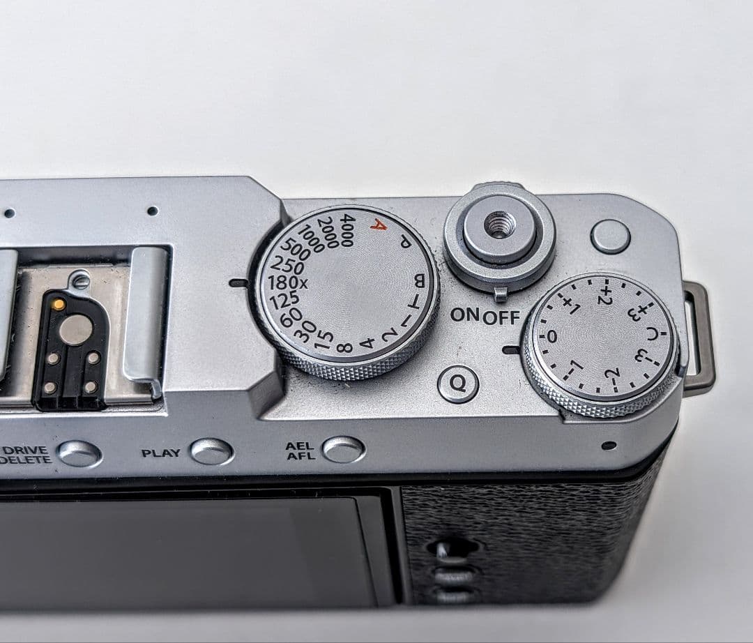 FUJIFILM X-E4 ミラーレスデジタルカメラ レンズキット シルバー