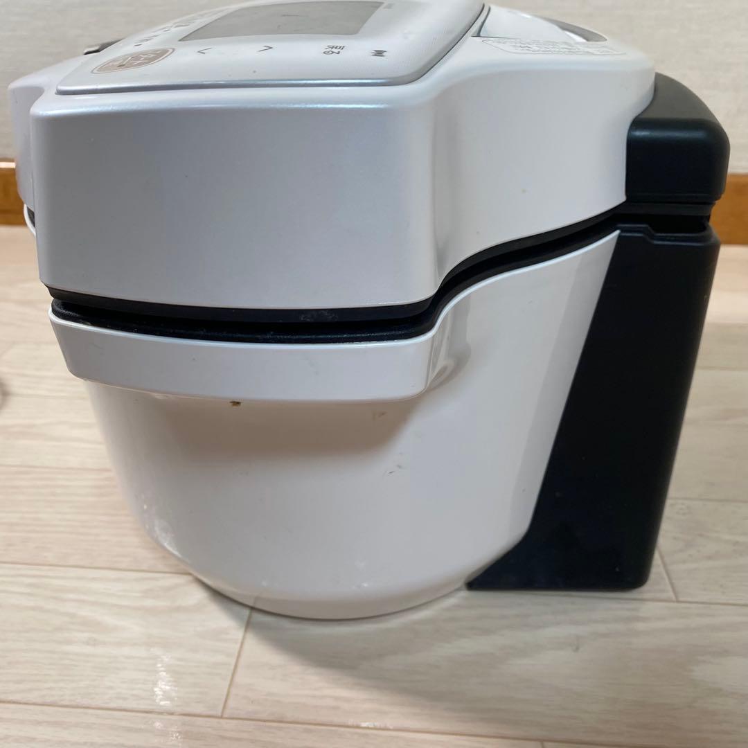 シャープ　KN-HW16E-W　2019年製　ヘルシオ　水なし自動調理鍋　白