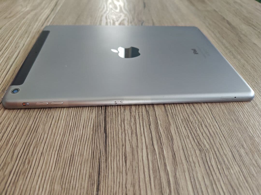 美品 iPadair2 64GB
