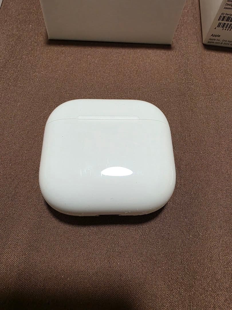 Airpods 4(第4世代　アクティブノイズ キャンセリング搭載モデル)ANC