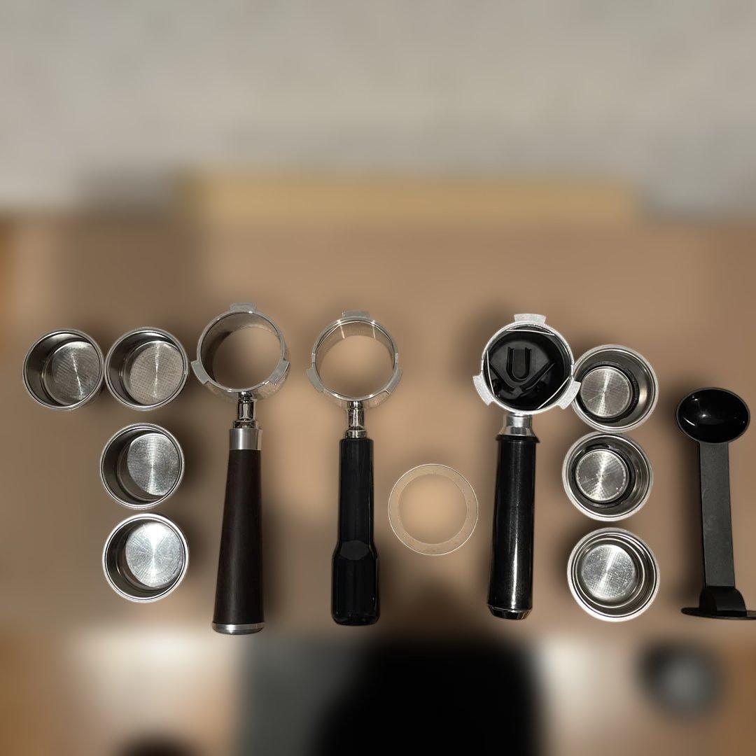 De'Longhi エスプレッソマシン シルバー/ブラック