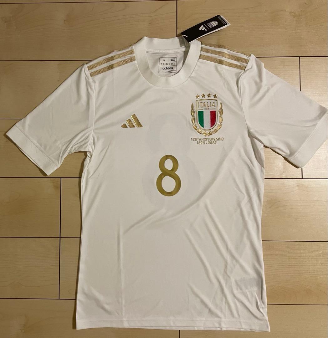 アディダスサッカーイタリア代表125周年記念白ユニフォーム23トナーリ金FIGC
