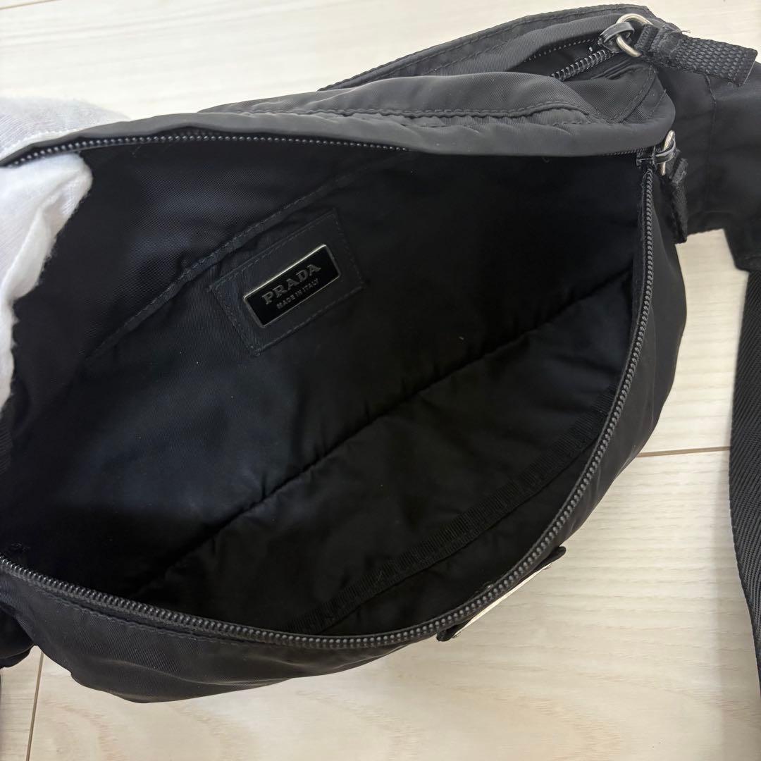 PRADA プラダ ボディバッグ ウエストバッグ 三角ロゴ ナイロン ブラック