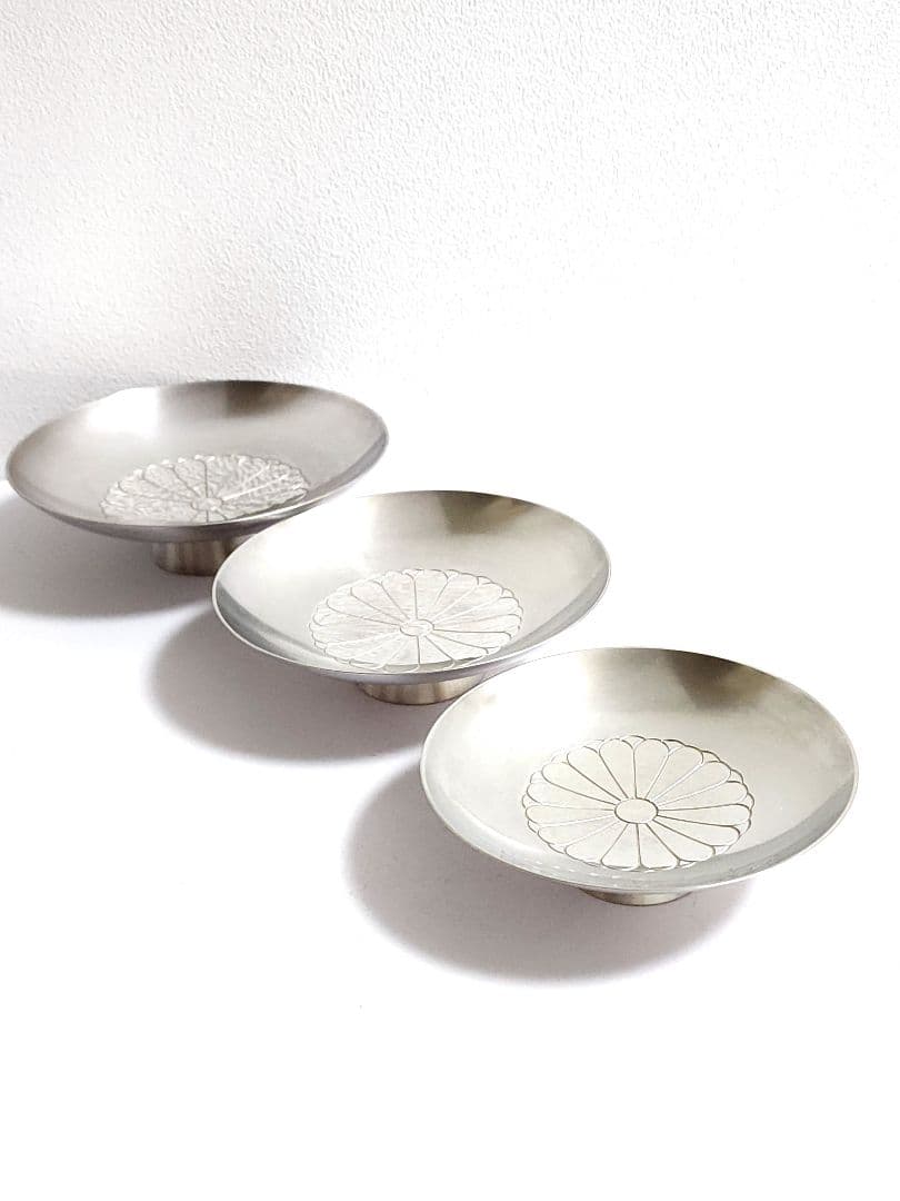 吉岳宗雲斎 皇室御用金工師 銀製 菊御紋入 盃 3客 約670.1g