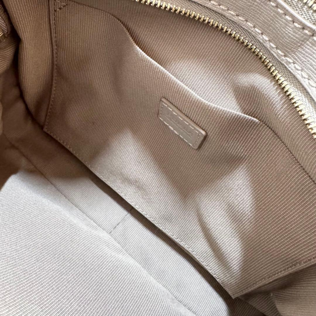 ✨保証書付き✨フルラ リリー カメラバック 斜めがけ レザー グレージュ