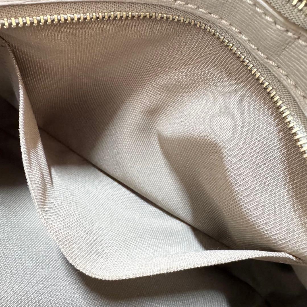 ✨保証書付き✨フルラ リリー カメラバック 斜めがけ レザー グレージュ