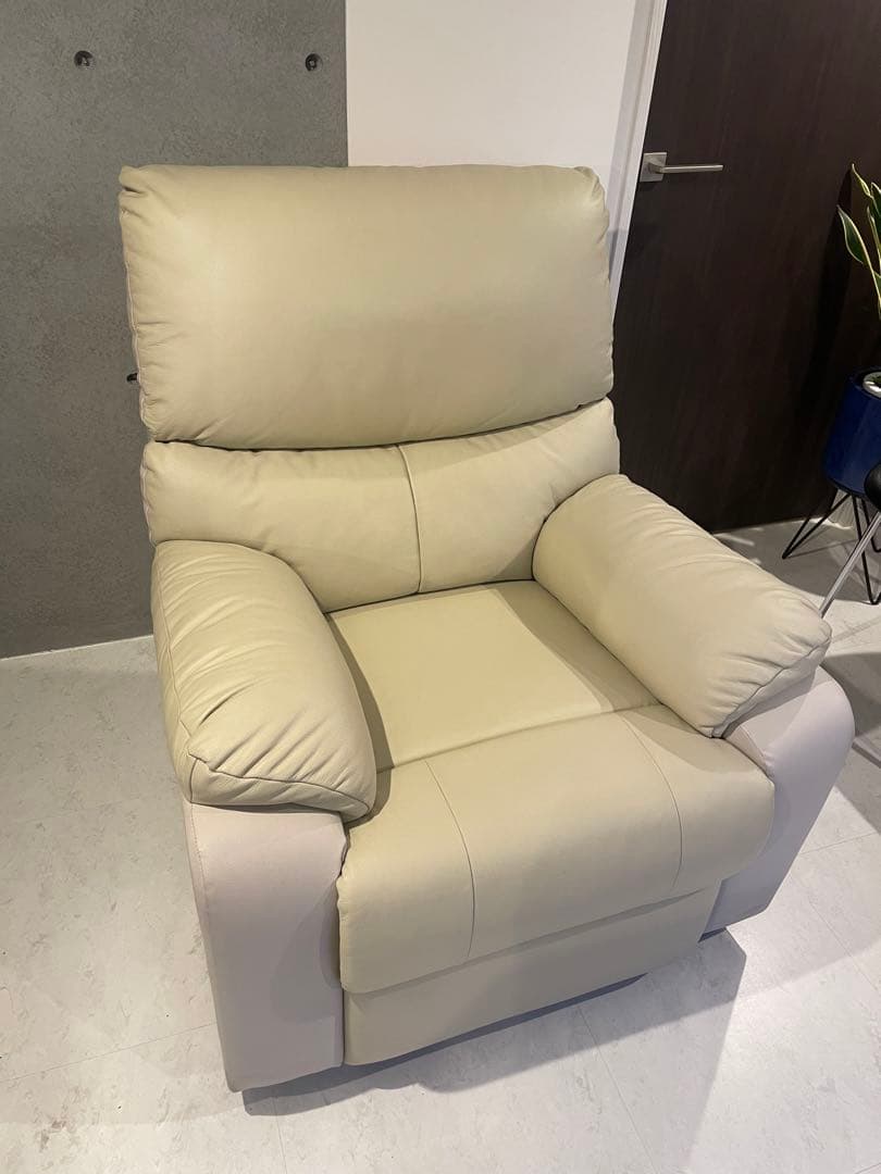 〈直接受渡しのみ〉【極美品】ニトリ NITORI 電動リクライニングソファ