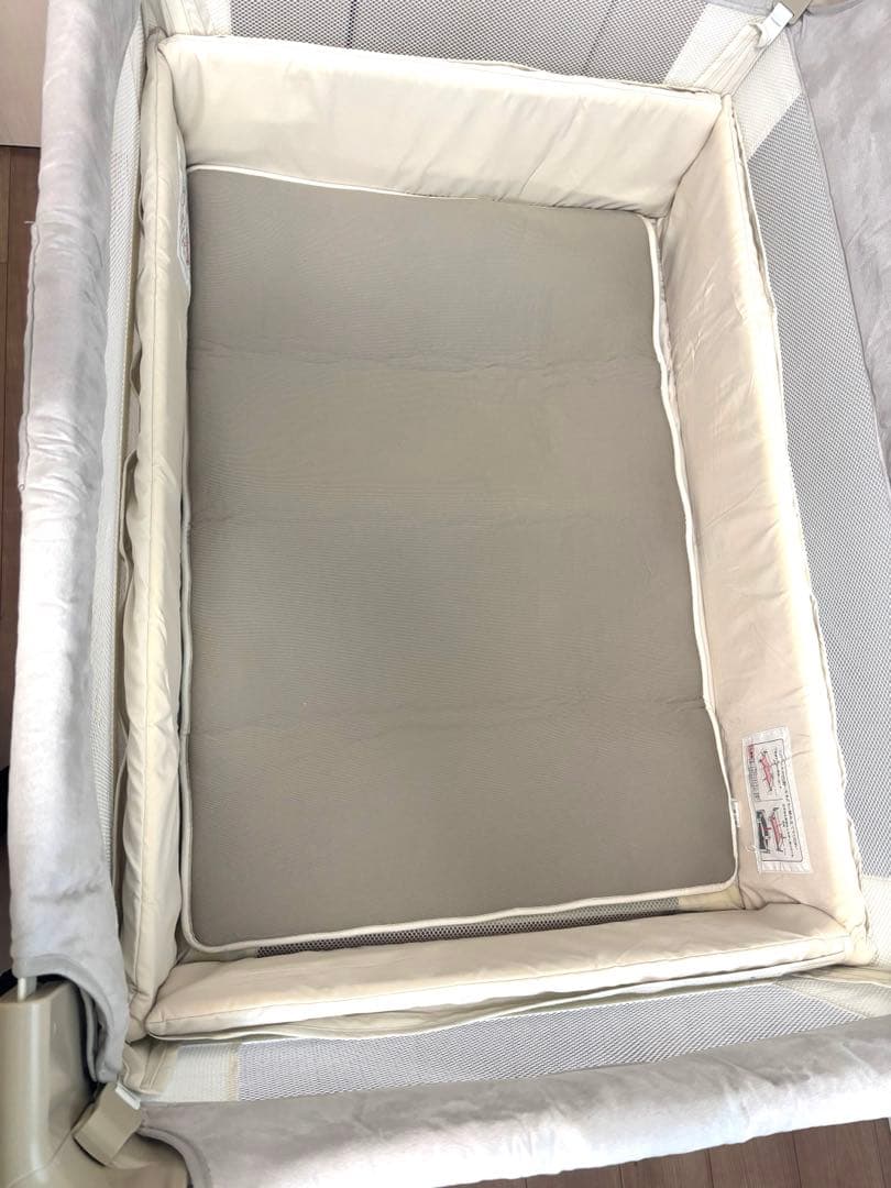 アップリカ　ココネルエアープラス　ベビーベッド　折り畳み