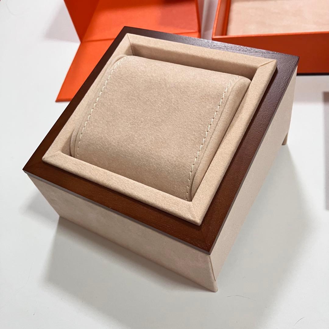 極美品　エルメス　腕時計　ケース　空箱　現行品　保証書　取扱説明書付き