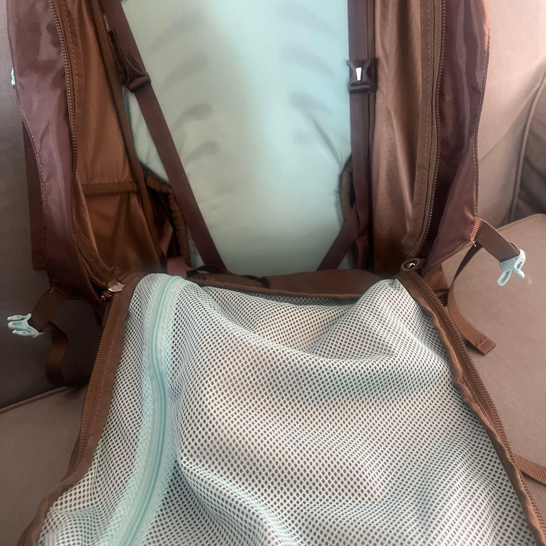 OSPREY バックパック グレーカーキ