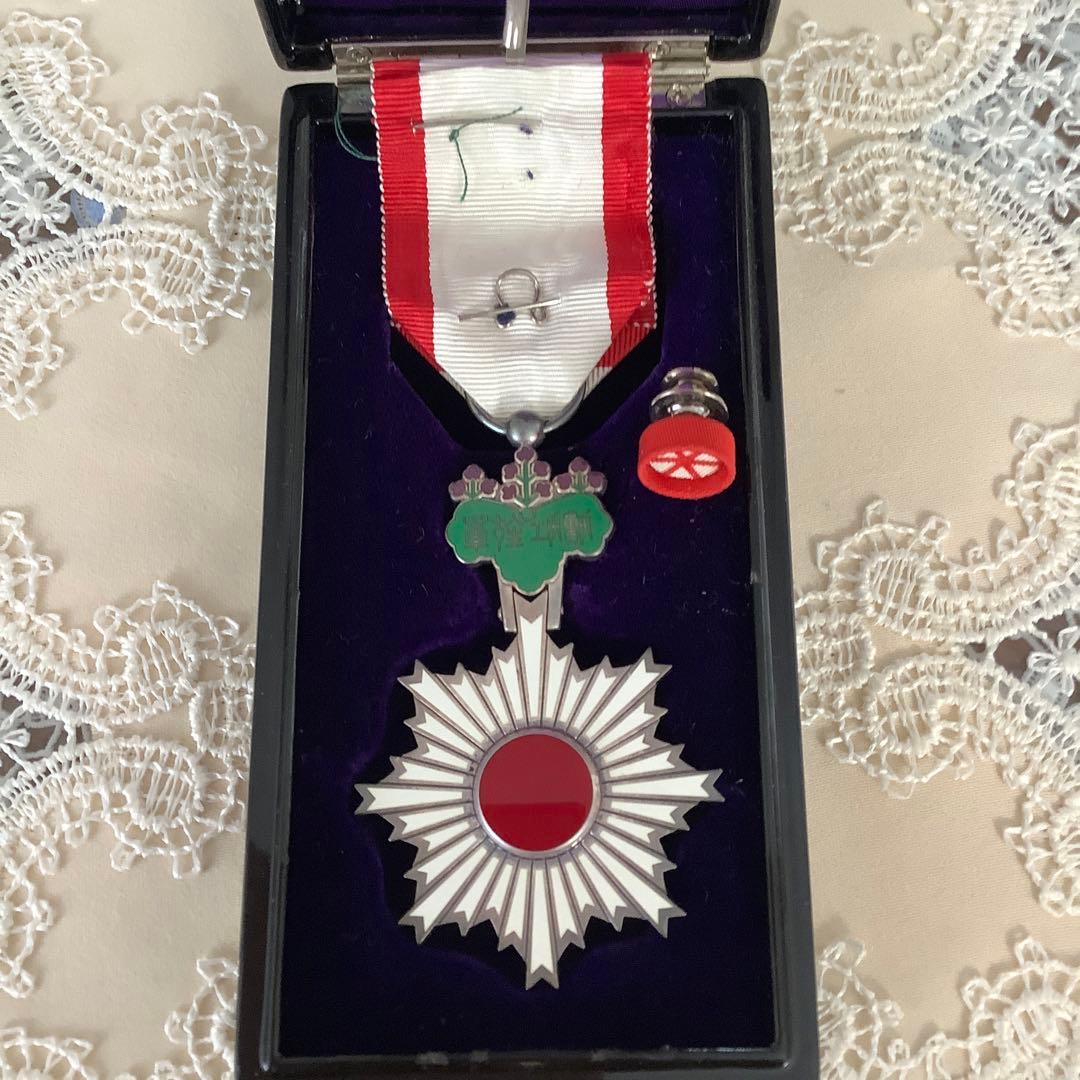 勲六等単光旭日章　勲章