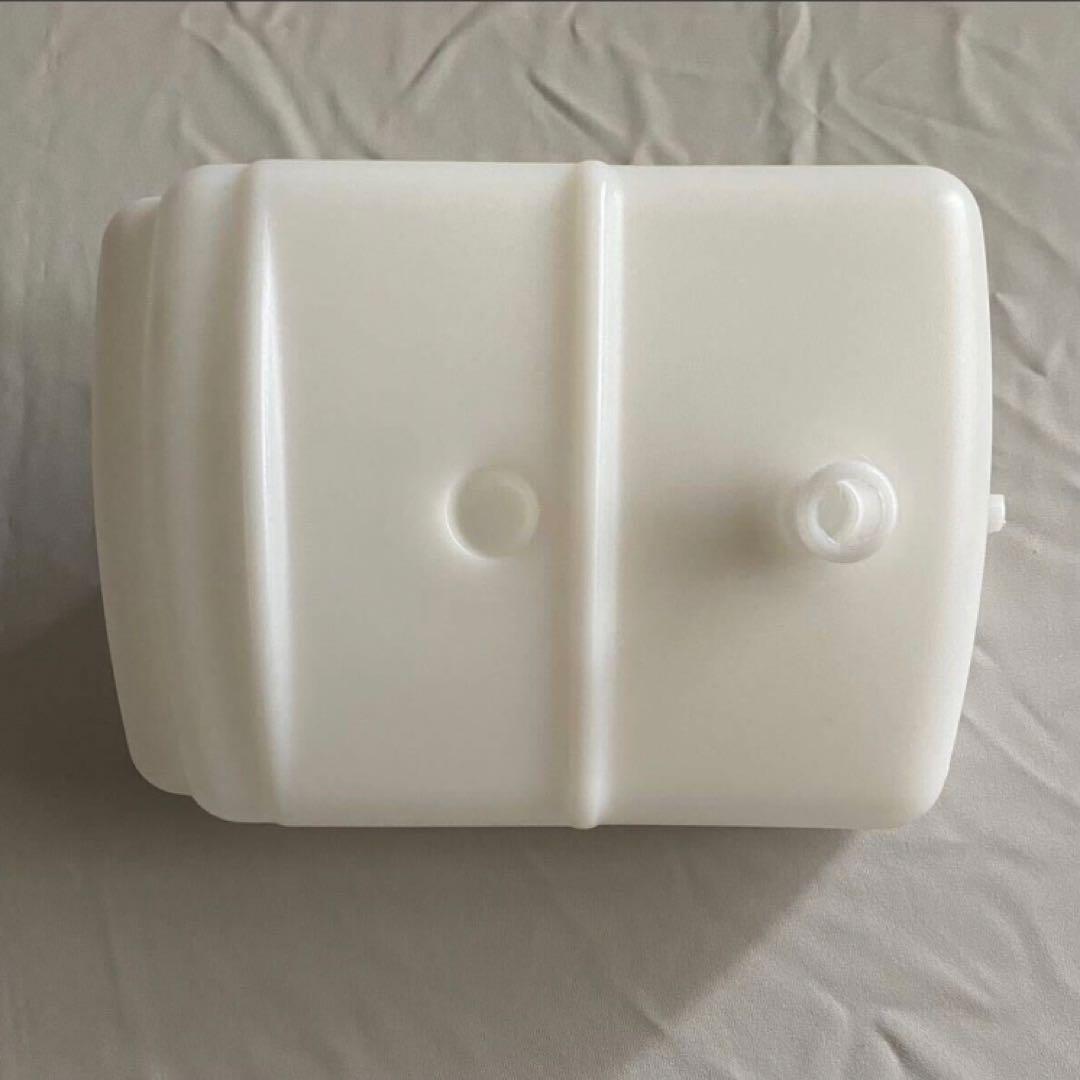 c*e様 ボルボ240 社外品 新品 リザーバータンク 75kPsキャップ セッ