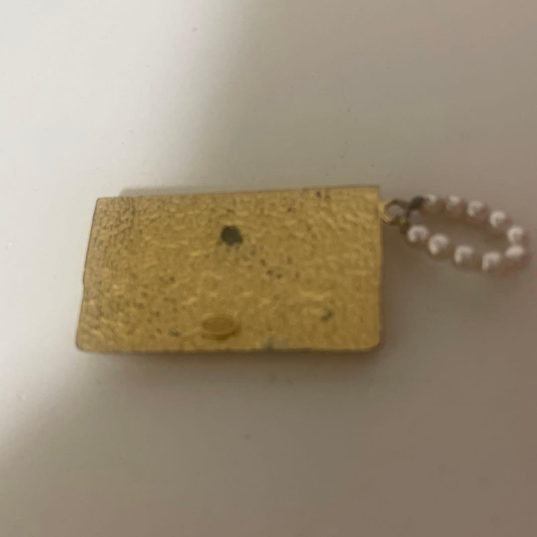 ジャンク品　金具無し　シャネル　バッグ型　パーツのみ　ピンバッジ