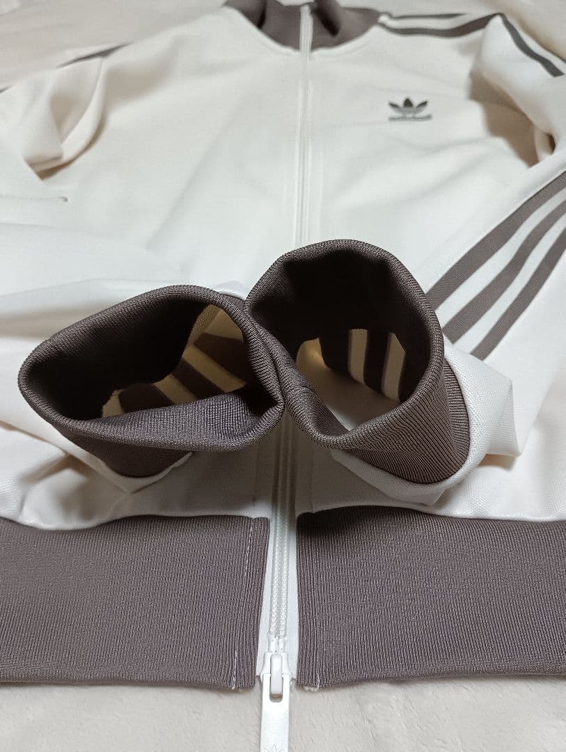 adidas ベージュ クラシック L 美品 JP2522