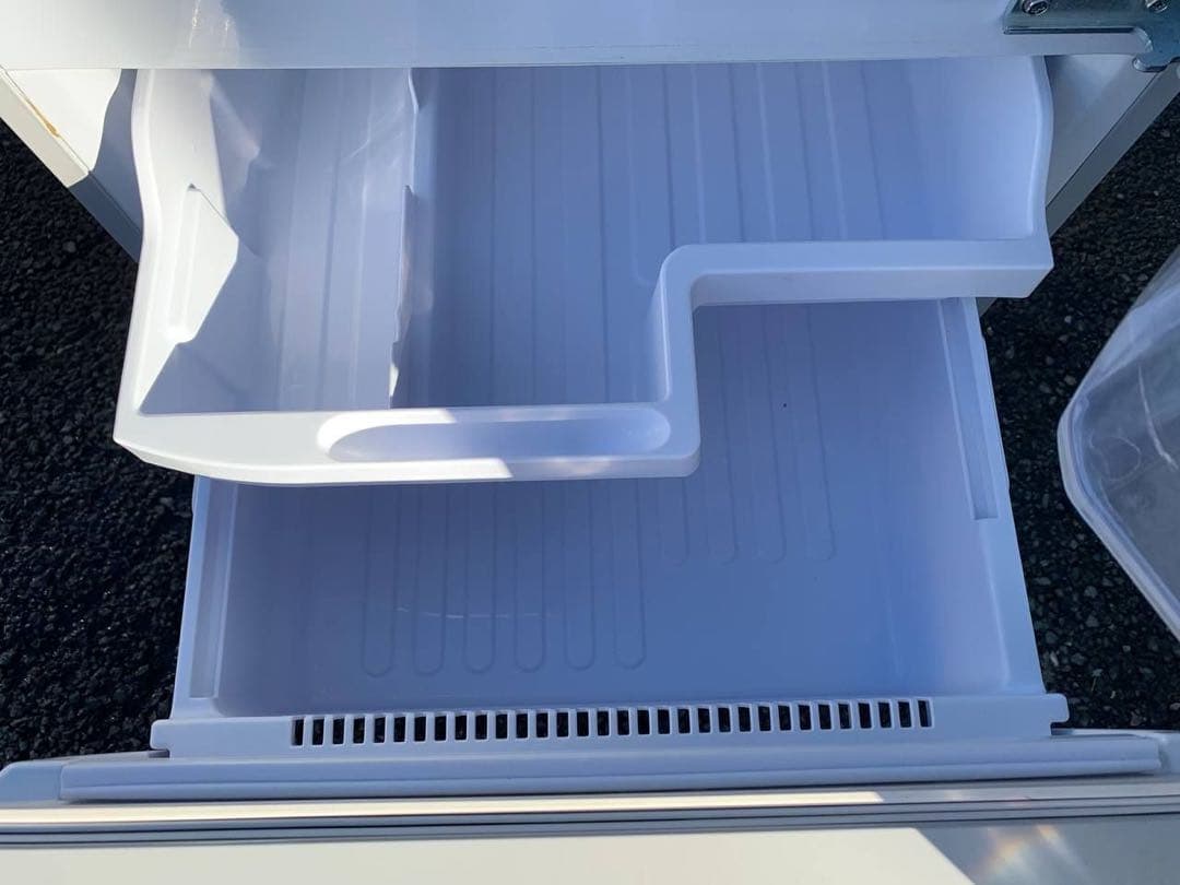 送料設置無料　SHARP ノンフロン冷凍冷蔵庫　SJ-D14F-S