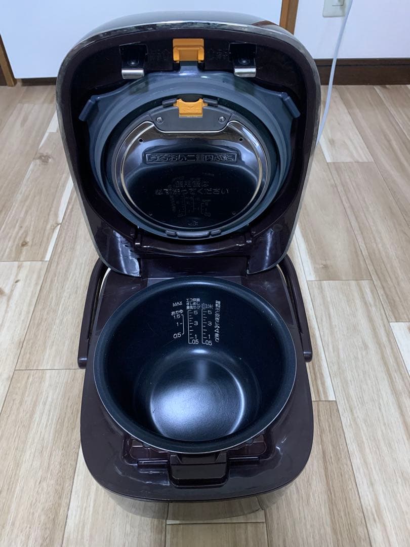 18年製　象印圧力炊飯器 NW-JB10 5.5合　ブラウン