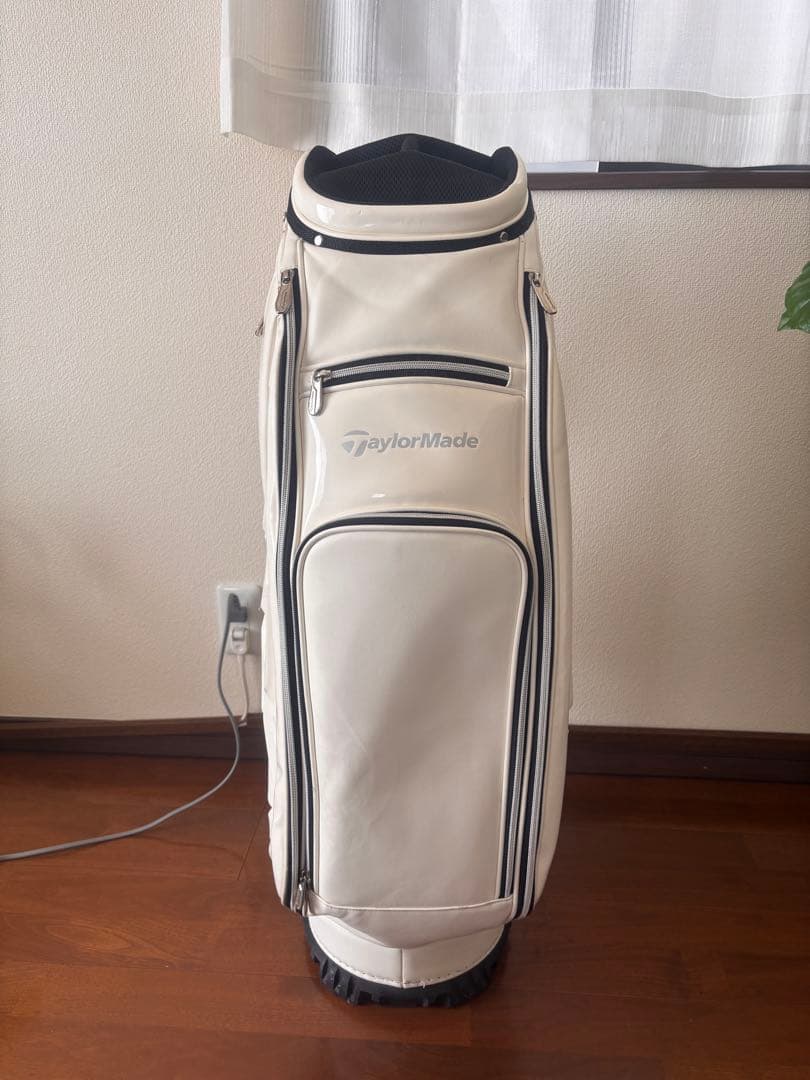 ゴルフキャディバッグ⭐︎テーラーメイド