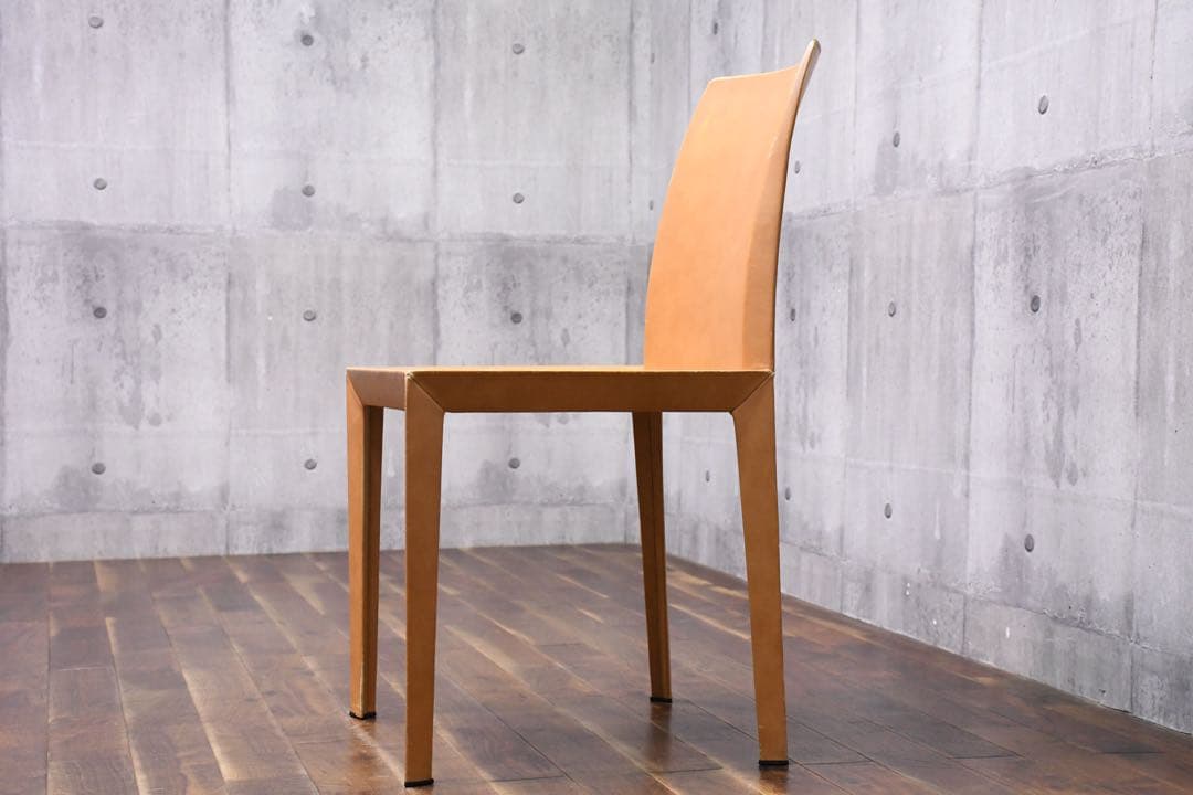 EEK122 イタリア製 ポルトローナフラウ ローラ ダイニングチェア レザー