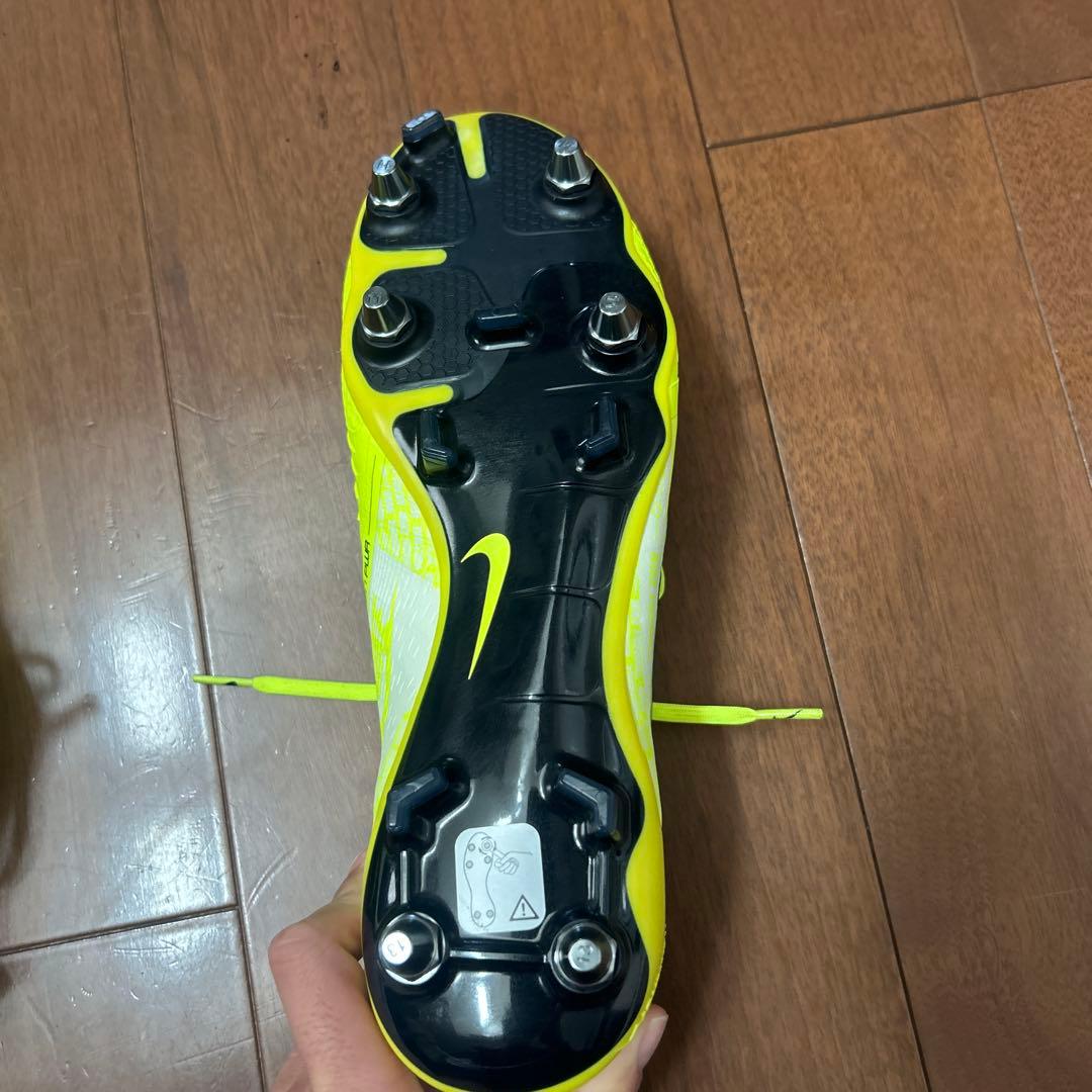 Nike Phantom Vision ネオンイエロー サッカーシューズ