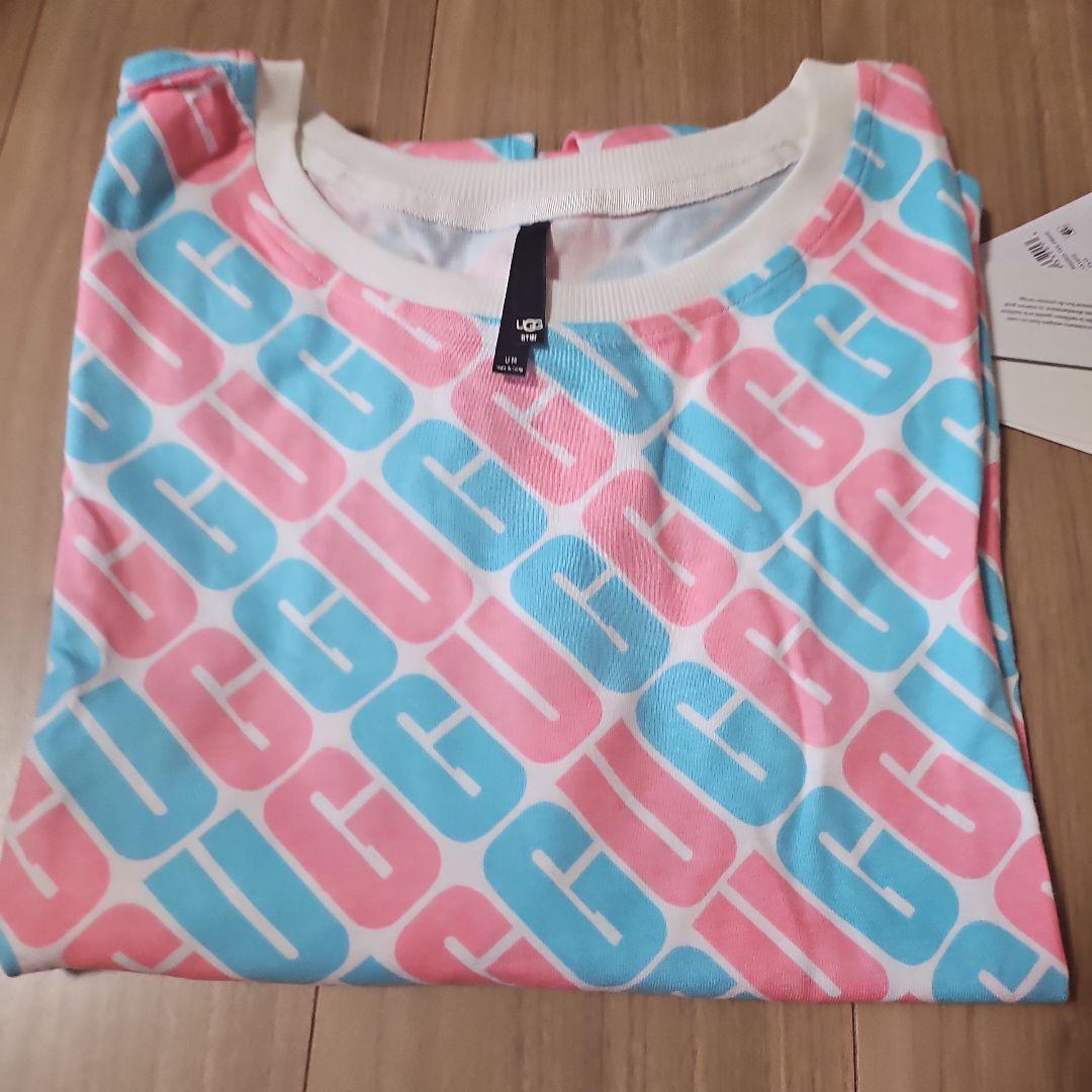 最終お値下げ　新品　UGG　厚底サンダル&Tシャツ&ソックス　3点セット