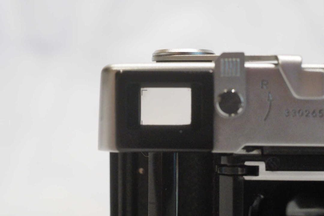 Rollei 35 シンガポール製　テッサー40ミリf/3.5　希少フィルター付