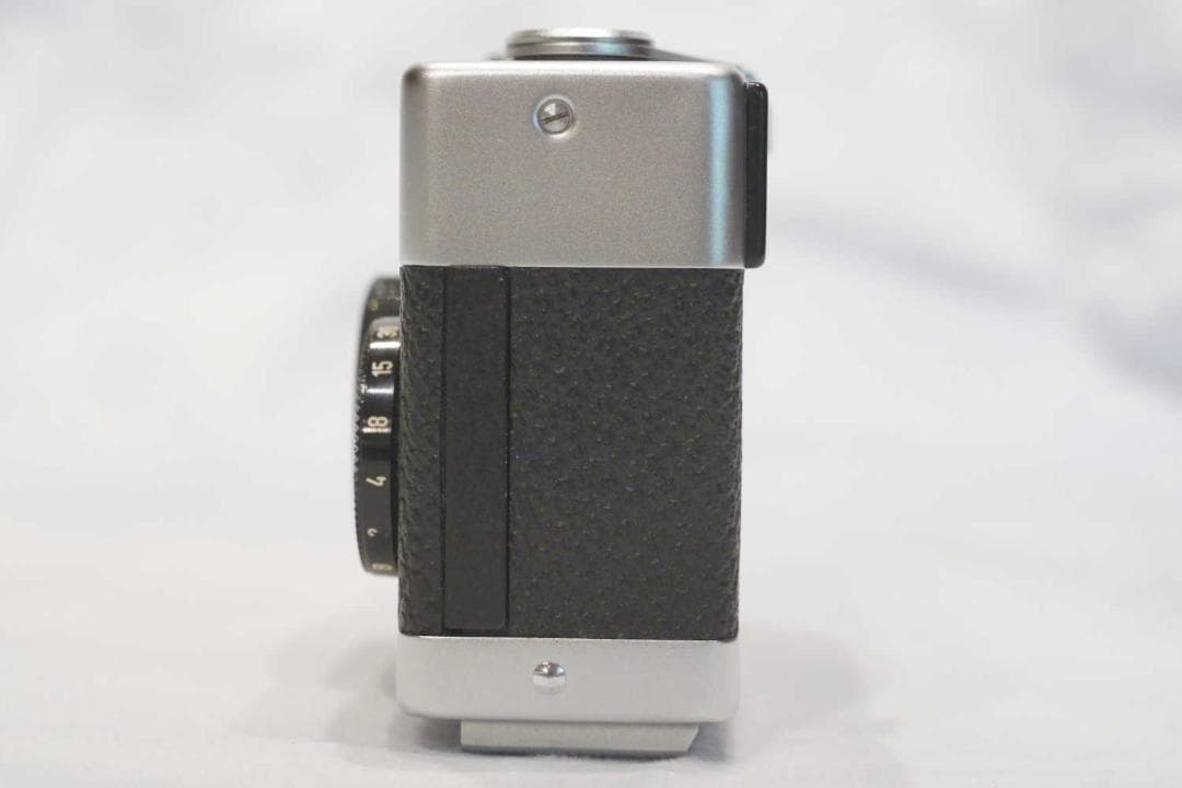 Rollei 35 シンガポール製　テッサー40ミリf/3.5　希少フィルター付