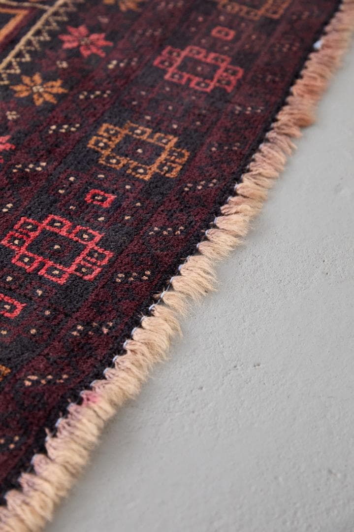 ヴィンテージラグ　トライバルラグ　バルーチ族（198×107cm）黒　紺　赤