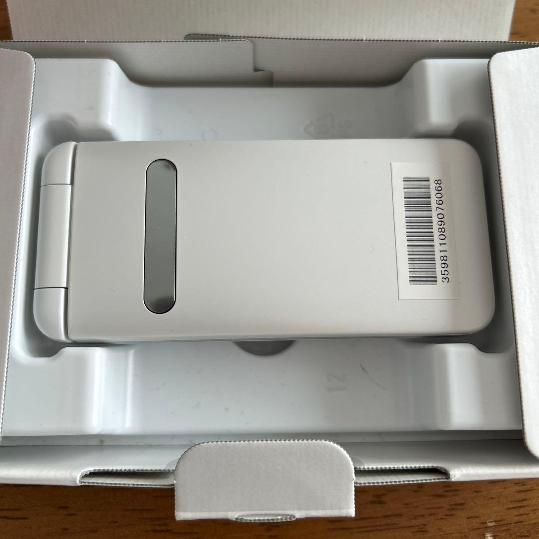 グラティーナGRATINA 本体 未使用　KYF37SWA